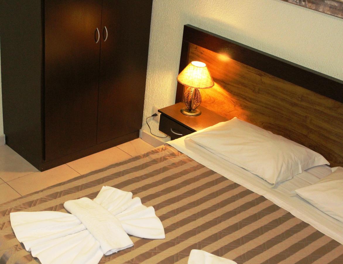 Villa De Holanda Parque Hotel โอลัมบรา ภายนอก รูปภาพ
